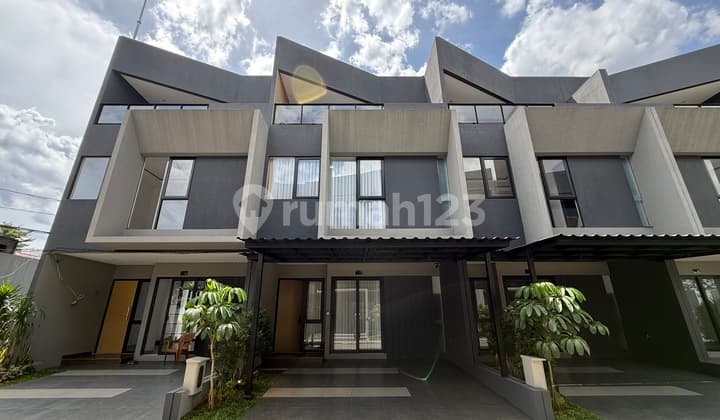 Dijual Brand New House Fasad Unik di Jagakarsa, Jakarta Selatan