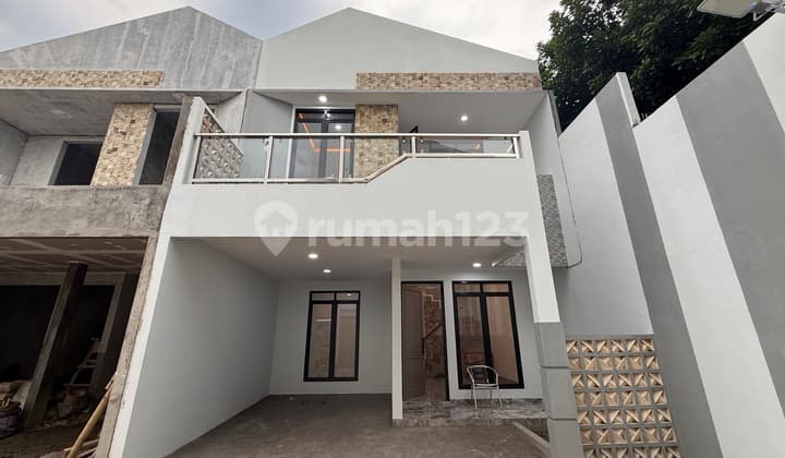 Siap Huni Dekat Pondok Cabe Golf Desain Kontemporer Termurah SHM