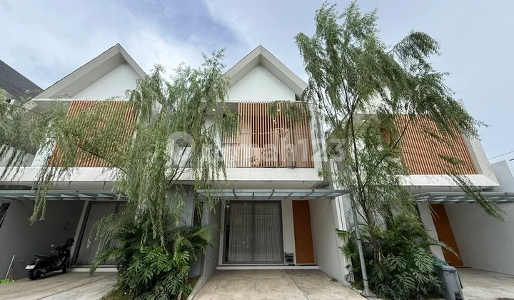 Rumah 2 Lantai di Lebak Bulus Tanah Luas Akses Strategis Termurah