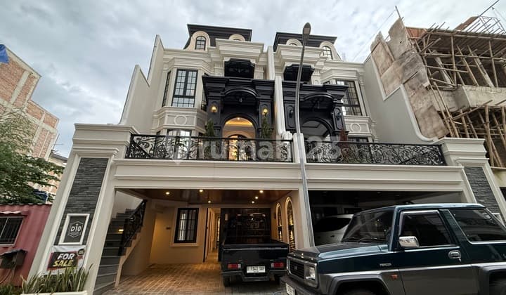 Rumah 4 Lantai Private Poll di Jagakarsa Jakarta Selatan Cluster