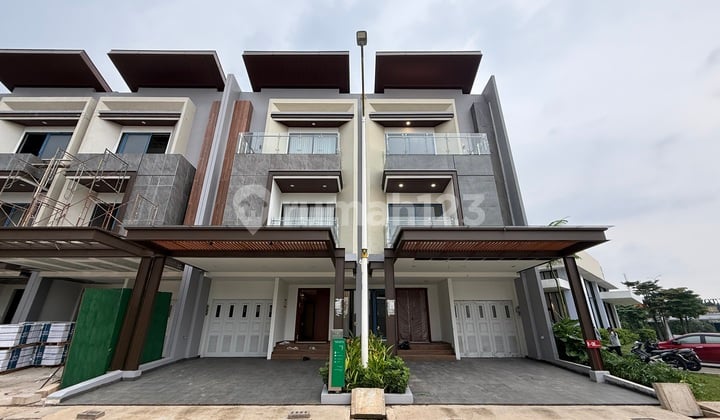 Rumah Townhouse 3 Lantai di Area Premium Pondok Indah Jakarta Selatan dengan Tanah Luas dan Area Strategis Akses Strategis