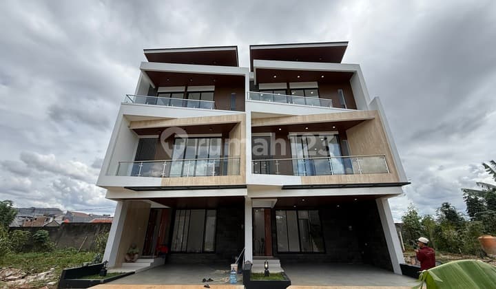 Rumah Siap Huni di Jagakarsa Tanah Luas Akses Strategis Termurah