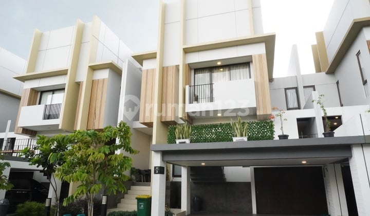 Rumah Baru Siaphuni di BSD Sinarmas Land Hook 3 Lantai Dikawasan