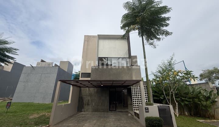 Rumah Modern Tropical Dekat Exit Tol BSD Serpong