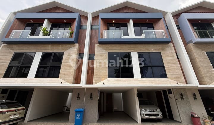 3.5-Floor Scandinavian Concept Apartment-Style Residence in Cilandak.