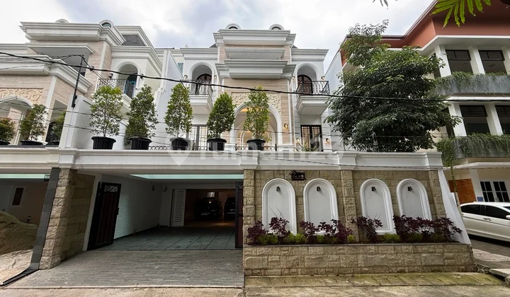 Rumah Mewah Murah di Cilandak Jakarta Selatan Private Lift Pool
