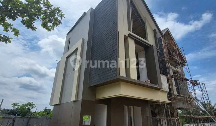 Luxury House Diponegoro Pekanbaru