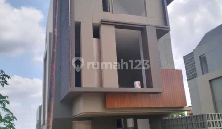 Luxury House di Jalan Sudirman Pekanbaru