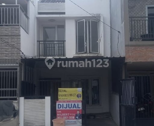 Rumah SHM Lokasi Strategis 3 Lt