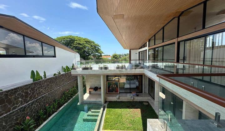 Villa 4 Kamar Tidur - Walking Distance ke Pantai, Sanur