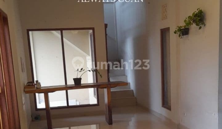 Rumah Secon Lantai 2 Siap Huni Dijual Area Padonan