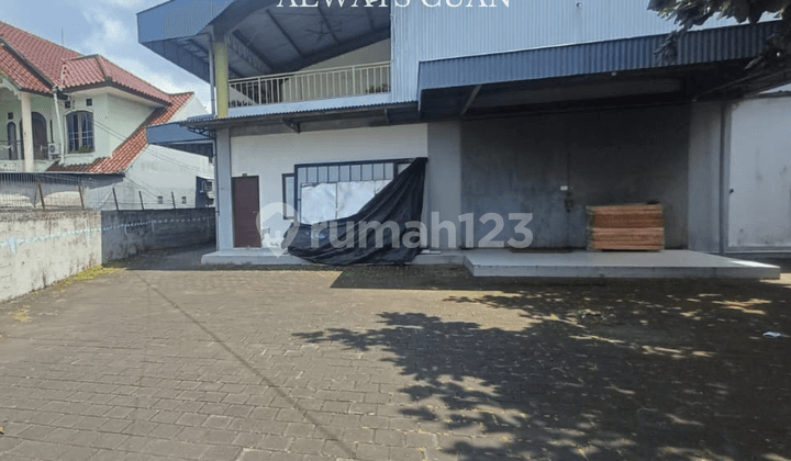 Tanah Isi Bangunan Area Pererenan Dijual