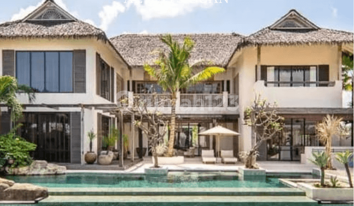 Vila Mewah 6 Kamar Tidur Lokasi Jl Pantai Seseh, Munggu Dijual