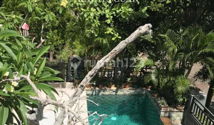 Villa 2 Lantai dengan 4 Kamar Tidur Dijual Lokasi Jl.sahadewa