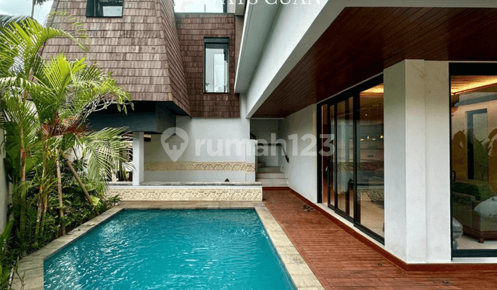 Villa Modern dengan 4 Kamar Tidur Dijual Lokasi Canggu