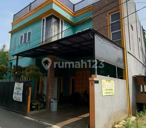 Rumah Strategis 2,5 Lantai Rooftop di Jatiraden, Kranggan, Cibubur. Turun Harga 1,35 Nego, Butuh Uang Segera