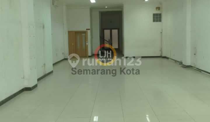 Ruko bagus di jalan Gajahmada
