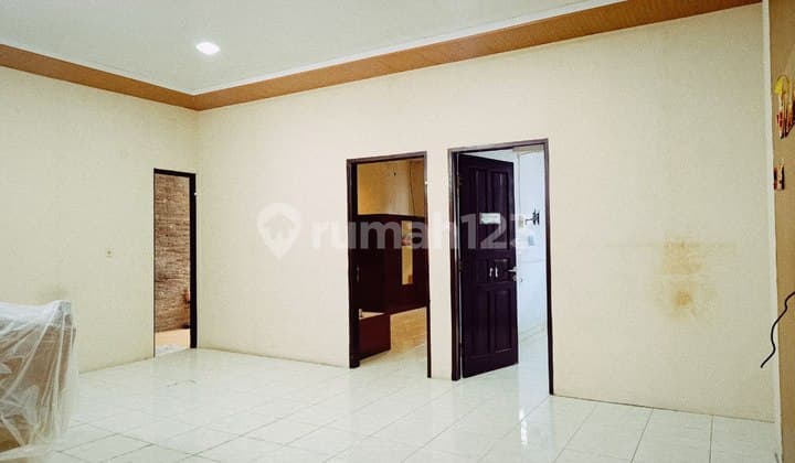 Ruko/Rumah 3 Lantai di Astanaanyar, Bandung