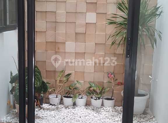 Rumah Baru , 2 Lantai,Akses Mudah