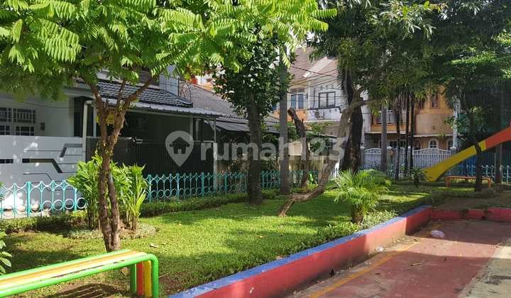 Hook-Style House with Garden View - Strategic Location & Super Comfortable