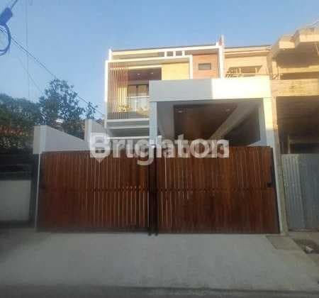 Rumah Mewah 2 Lantai,Baru