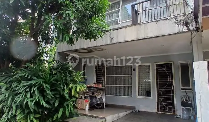 Dijual Rumah 2 Lantai di Mampang Depok