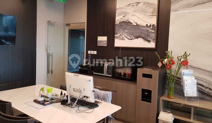 For rent office space world capital tower 117m2 fully furnished mega kuningan