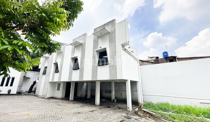 For Sale and For Rent Wijaya 4-Storey Building Kebayoran South Jakarta