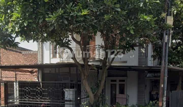 Well-Maintained Strategic House in Buah Batu Residential Area