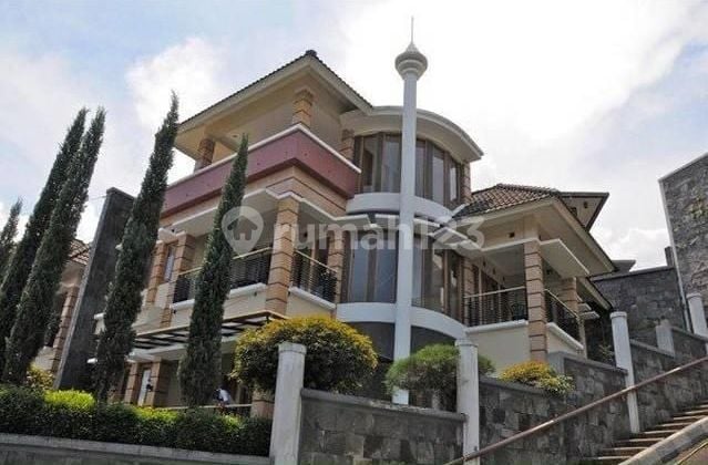 Rumah Lux Full Furnish Dalam Cluster Area Dago View Kota