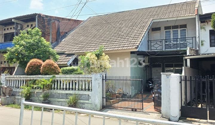 RUMAH BESAR 2 LANTAI LT 250M² DI TAMAN ASRI CIPADU | Selangkah ke Bintaro & Jakarta Selatan