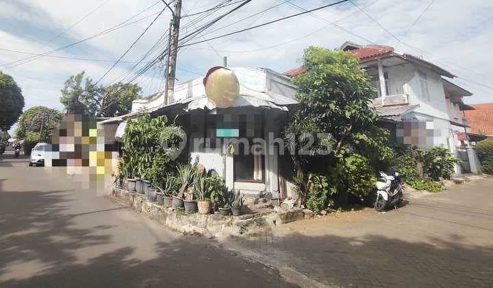 HOT! DiJual Rumah Hook 154m² di Ciledug - Potensi Usaha, Kafe, atau Kost!