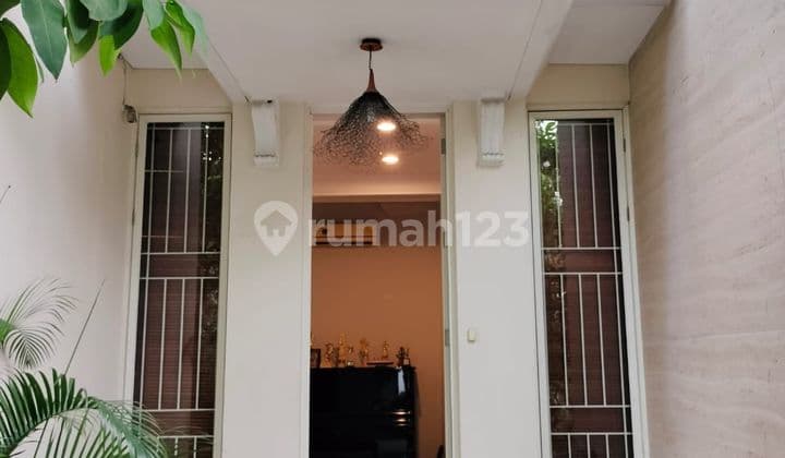 Dijula Rumah Mewah di Pakuwon Indah The Mansion Surabaya Barat