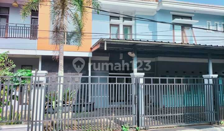 For Sale House and Active Boarding House in Cigadung, Safe, Green, Near Campus