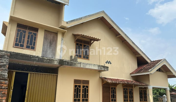 Dijual Rumah + Halaman Luas - Macan Kumbang, Palembang