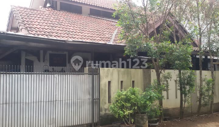 Dijual Rumah Hoek Depan Taman - Taman Surya Buana, Cipadu