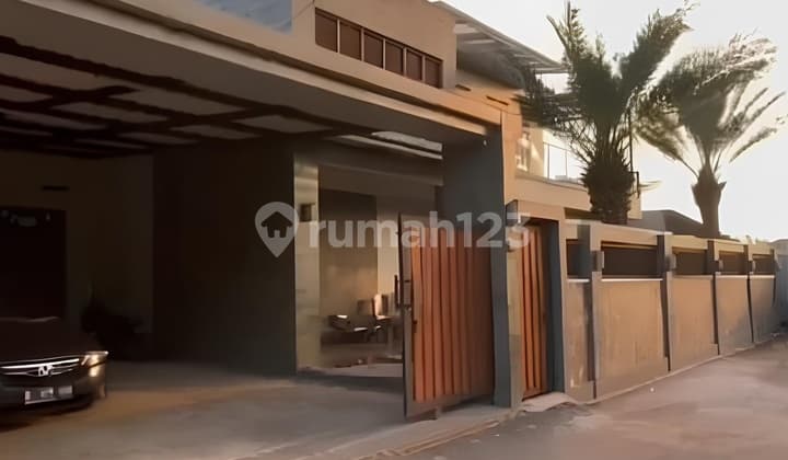 Sell Fast - Luxury House Below Market Value, Buahbatu Bandung