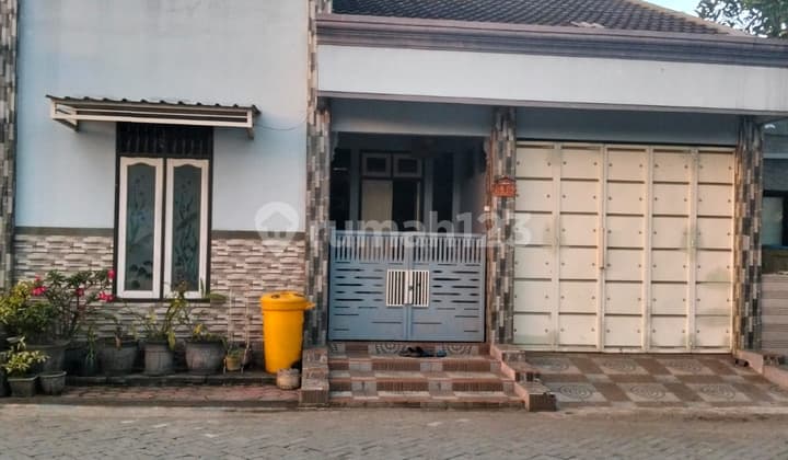 Dijual - Rumah 5 Kamar Area Taman Sidoarjo Cocok Hunian & Usaha