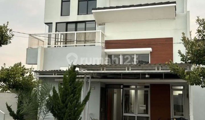 Dijual Rumah 3 Lantai Full Furnish - Citra Maja Raya