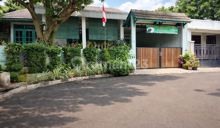 Dijual Rumah Luas Asri - Komplek Tugu Indah, Depok