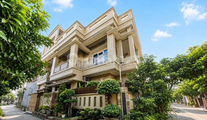 For Sale - Grand 3-Story Semi-Detached House in Permata Sukodono Raya