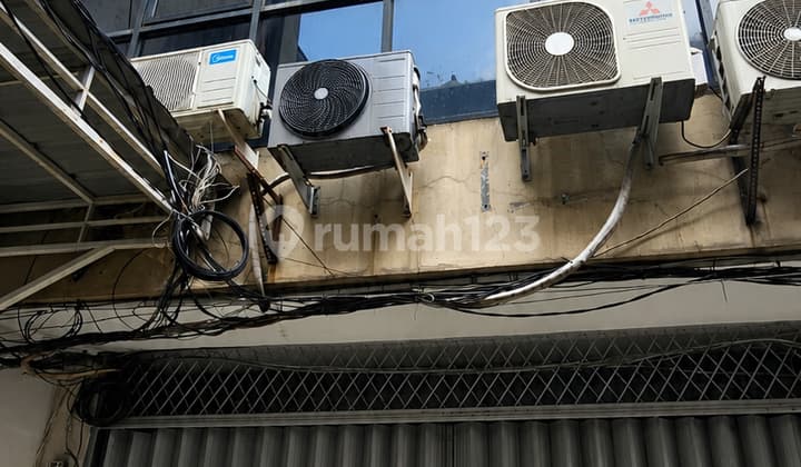 Bangunan 5 Lantai Potensi Kost & Usaha di Jatinegara