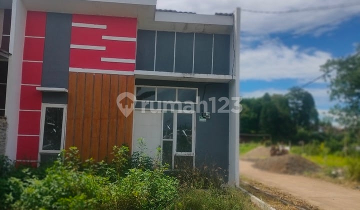 Take Over Rumah Depan Fasum dan Pintu Keluar