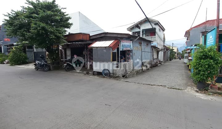 Dijual Rumah Hook di Jalan Kerinci Raya, Depok. Lebar Jln Depan 5 M Bebas Banjir
