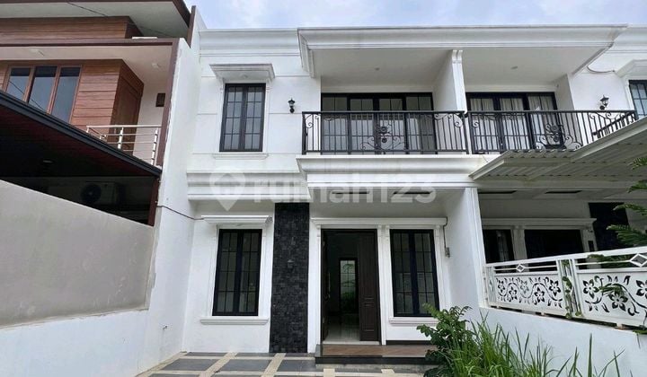 Rumah 2 Lantai Mewah dan Bagus Lokasi Stategis