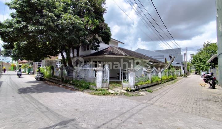 Tanah dijual bonus rumah megah strategis Pogung Kidul MlatiSleman