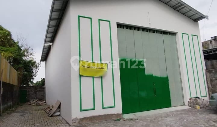 Strategic Warehouse for Rent on the North Ring Road Side, Gamping Sleman