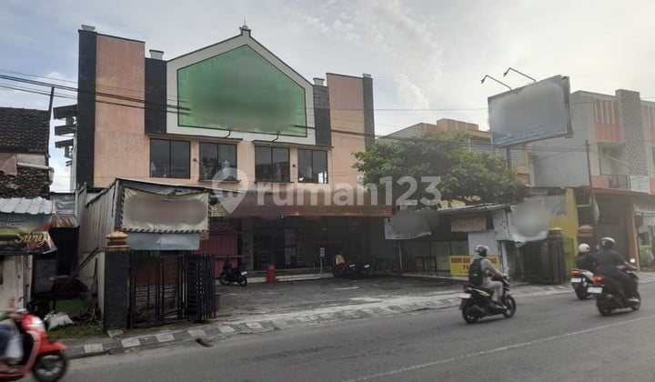 For Rent 2-Story Strategic Shop House in Business Area Jl Godean