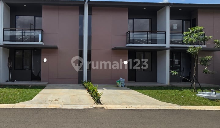 Rumah Siap Huni 1,5 M Dengan Fasilitas Lengkap Rumah Ppjb Bagus Di Cluster Cendana Crest Drive, Jl. Park Serpong, Legok, Legok, Tangerang, Banten, Indonesia, 15820, Legok