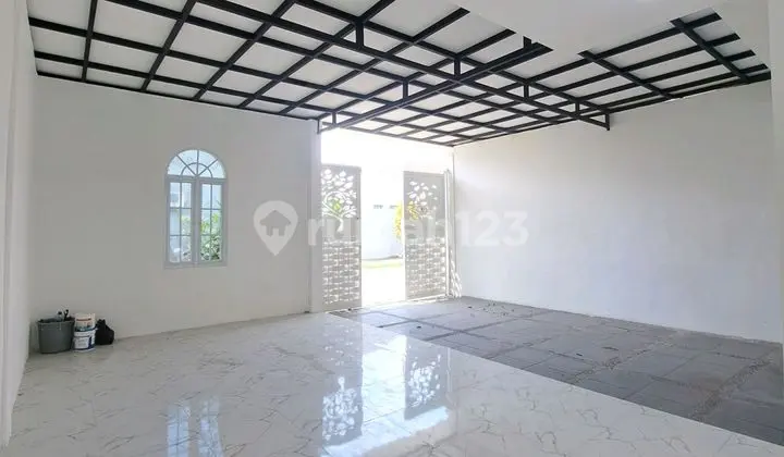 Ready-to-Occupy House Near Pasar Sukolegok, Sidoarjo